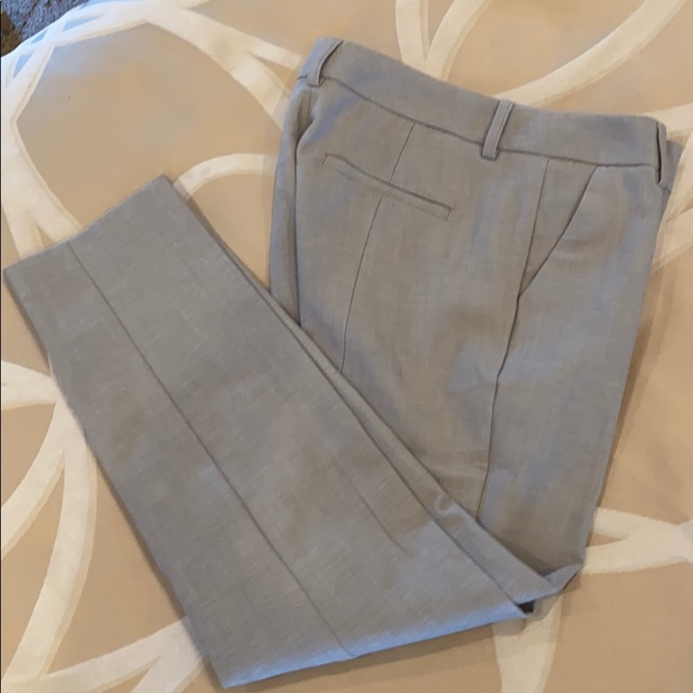 I light gray capris